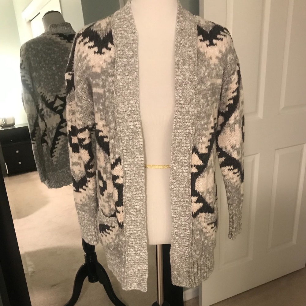 Thick & Warm!! Grey/Black/White Aztec Tribal Cardigan Sweater M/L